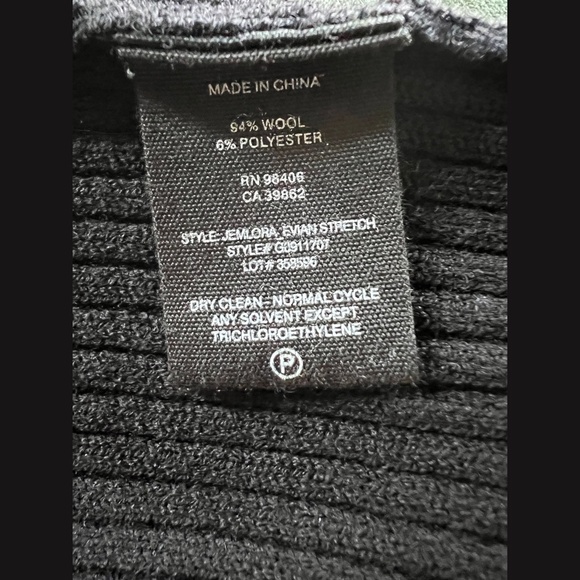 $495 THEORY Jemlora Cutout Cold Shoulder Ribbed Wool Dress SMALL - Picture 10 of 10